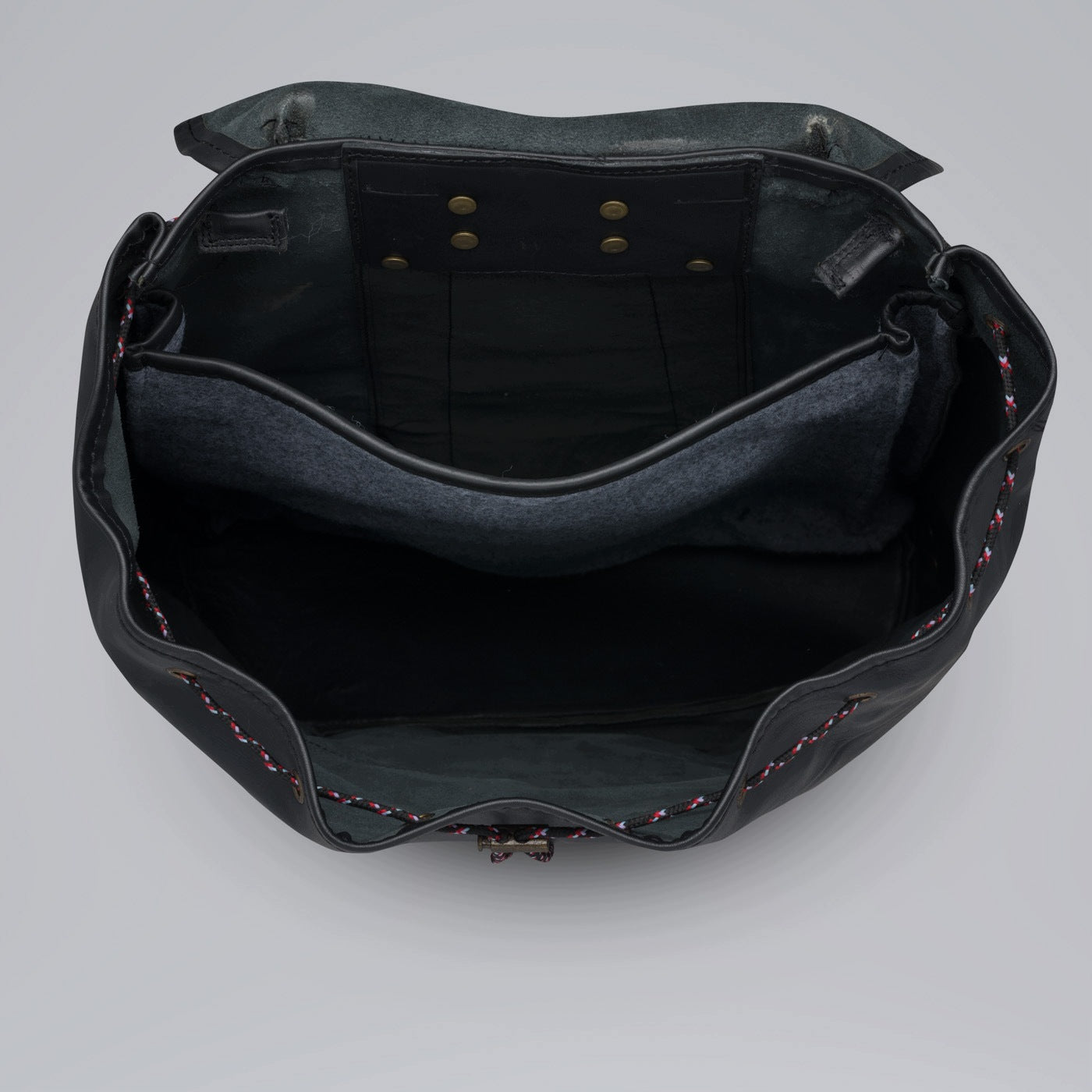 Leather bag, Black - 30 L Color multicolor