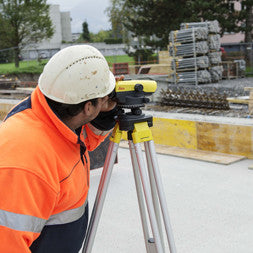 Leica NA320 optical leveler with rectification Leveler type spot