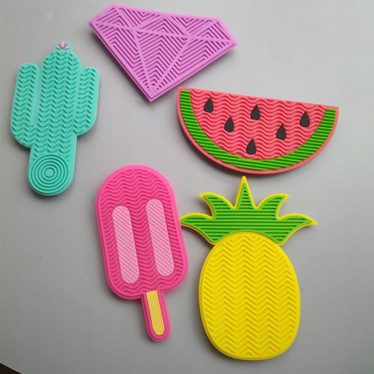 Licking Mat for Dogs Cats with Strong Suction Cup Pet Feeding Mat Ice Cream Packaging status original