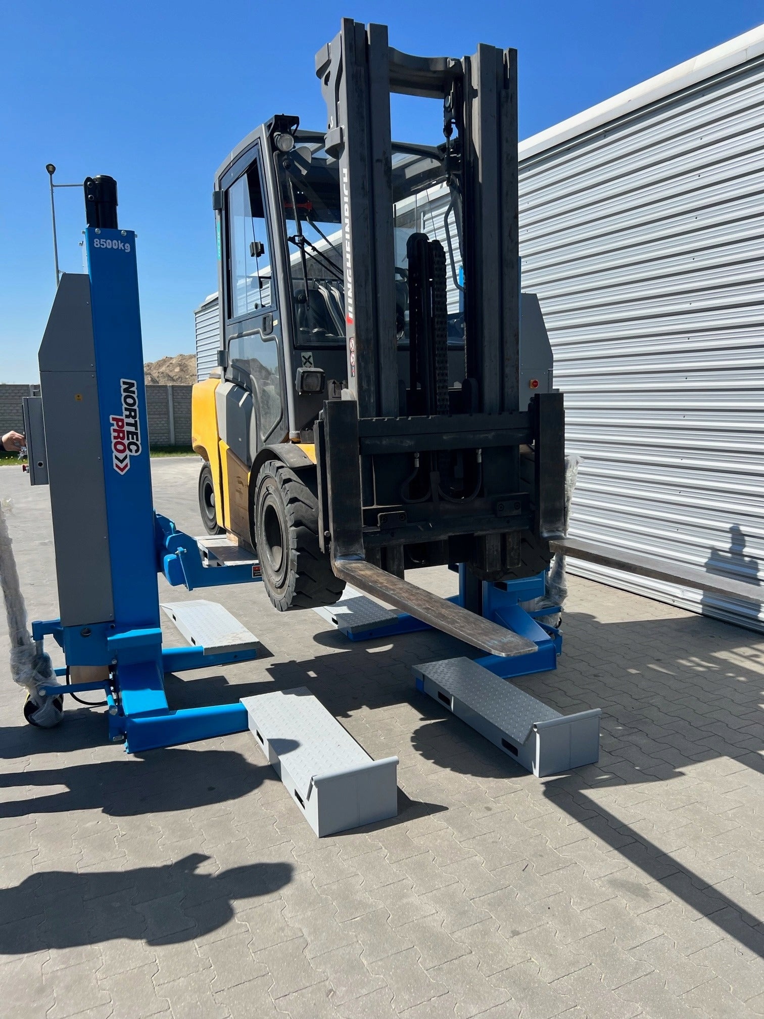 Lift 2 Mobile Columns for TRUCKS 8,5 TONY 2,2 kW NORTEC PRO PK8500W Manufacturer code PK8500W-2K