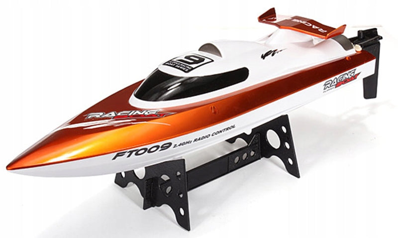 Ferngesteuertes RC-Boot 