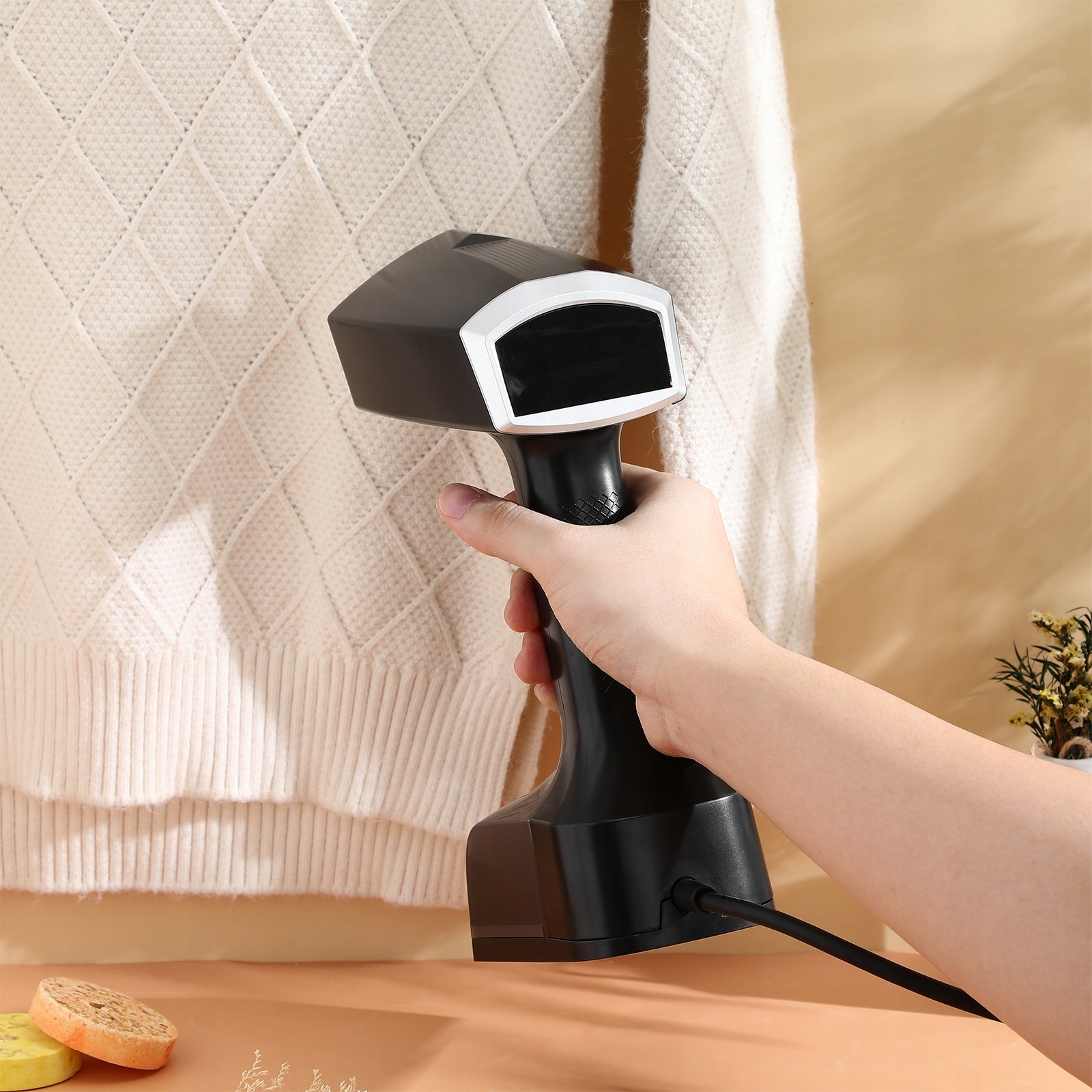 MANUAL EVAPORATOR FOR CLOTHES - BLACK - QUICK REMOVAL OF CREASES Dominant color black