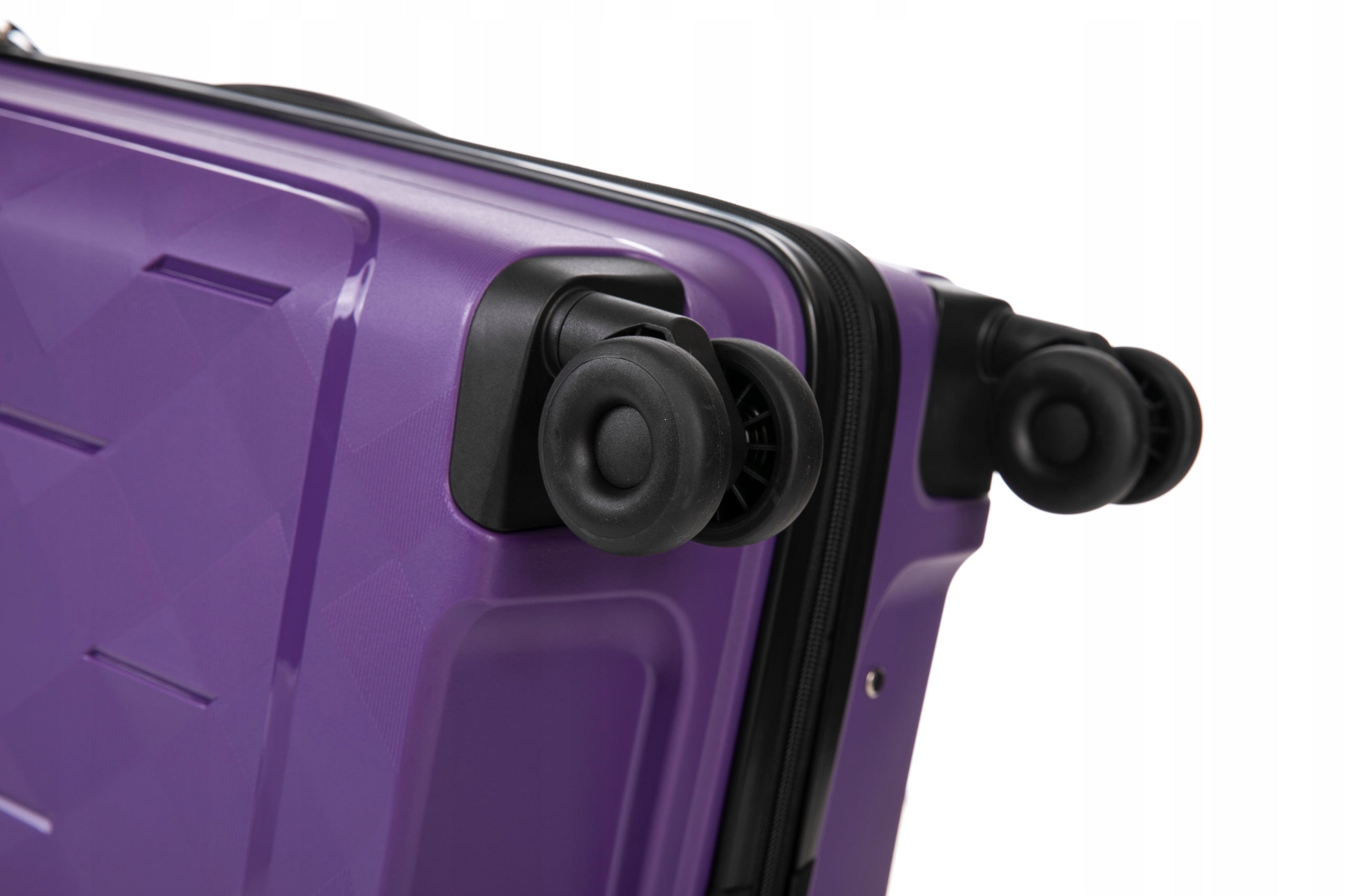 MEDIUM TRAVEL SUITCASE ON WHEELS HARD 24" POLYPROPYLENE CAPRI VIOLET Manufacturer code WALIZKA CAPRI VIOLET