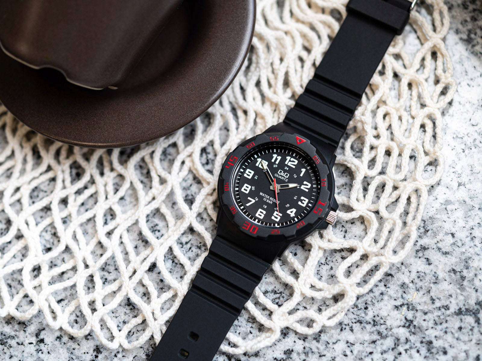 MEN'S WATCH QQ VR18J006Y WATERPROOF SPORTS Batteries included yes