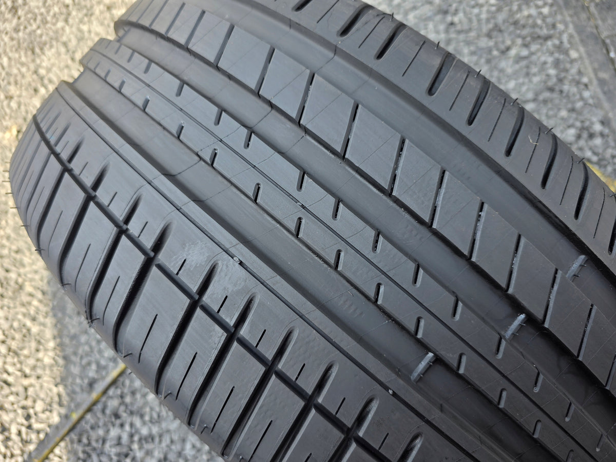 MICHELIN PILOT SPORT 3 245 40 19 Season summer