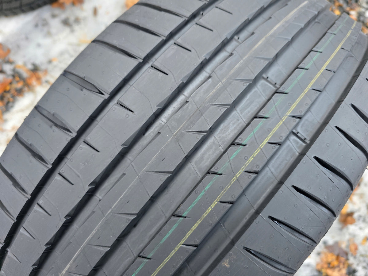 MICHELIN PILOT SPORT 4 245 40 18 Number of tires offered 1 pc.