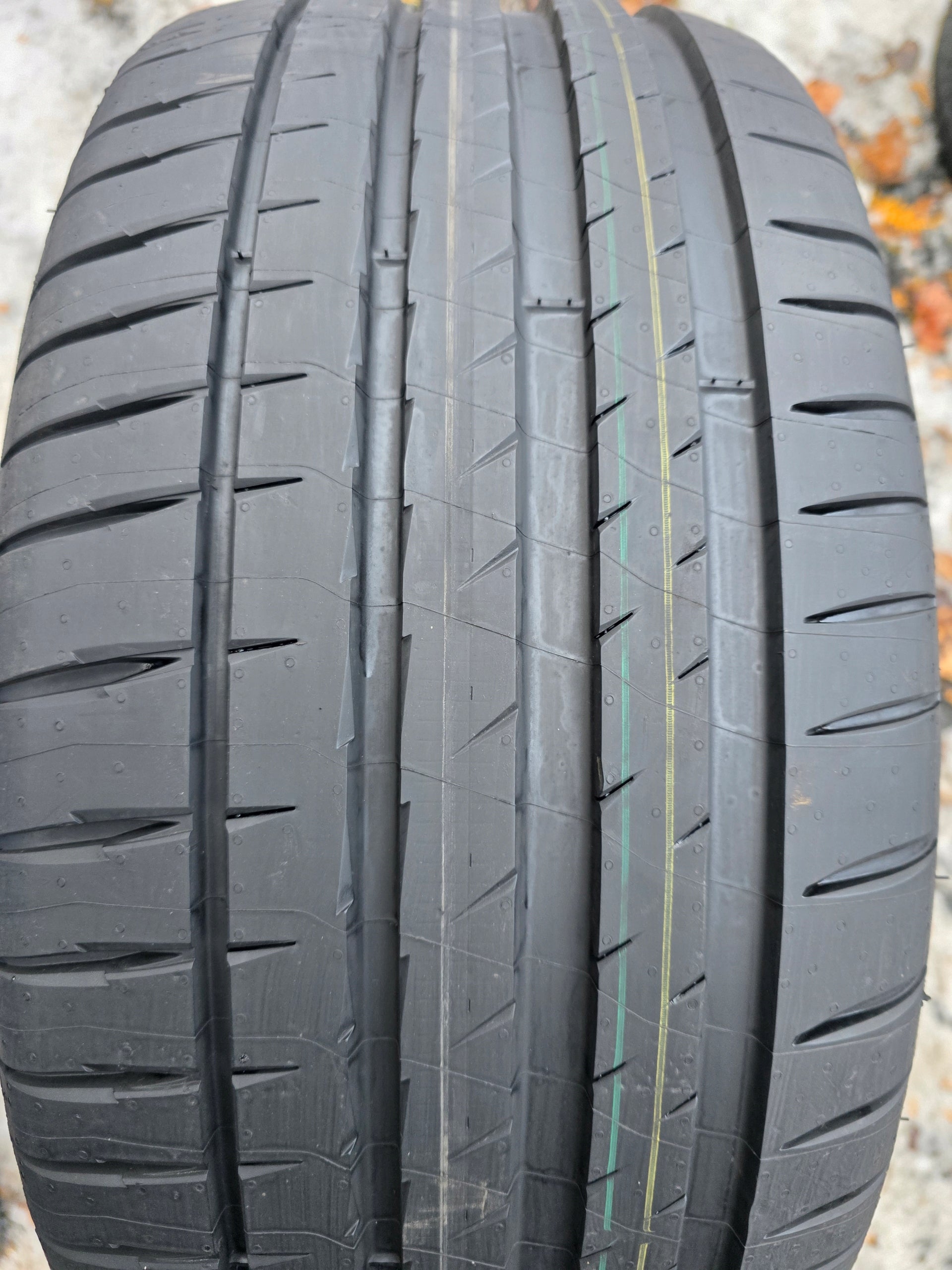 MICHELIN PILOT SPORT 4 245 40 18