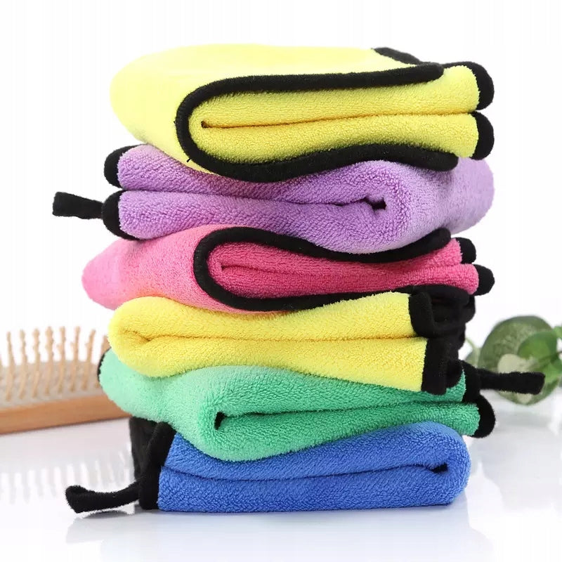 MICROFIBER TOWEL FOR DRYING CAR PAINT QUICK-DRYING SOFT 30X40CM Manufacturer code Ściereczka dwustronna z mikrofibry 30 x 40 cm
