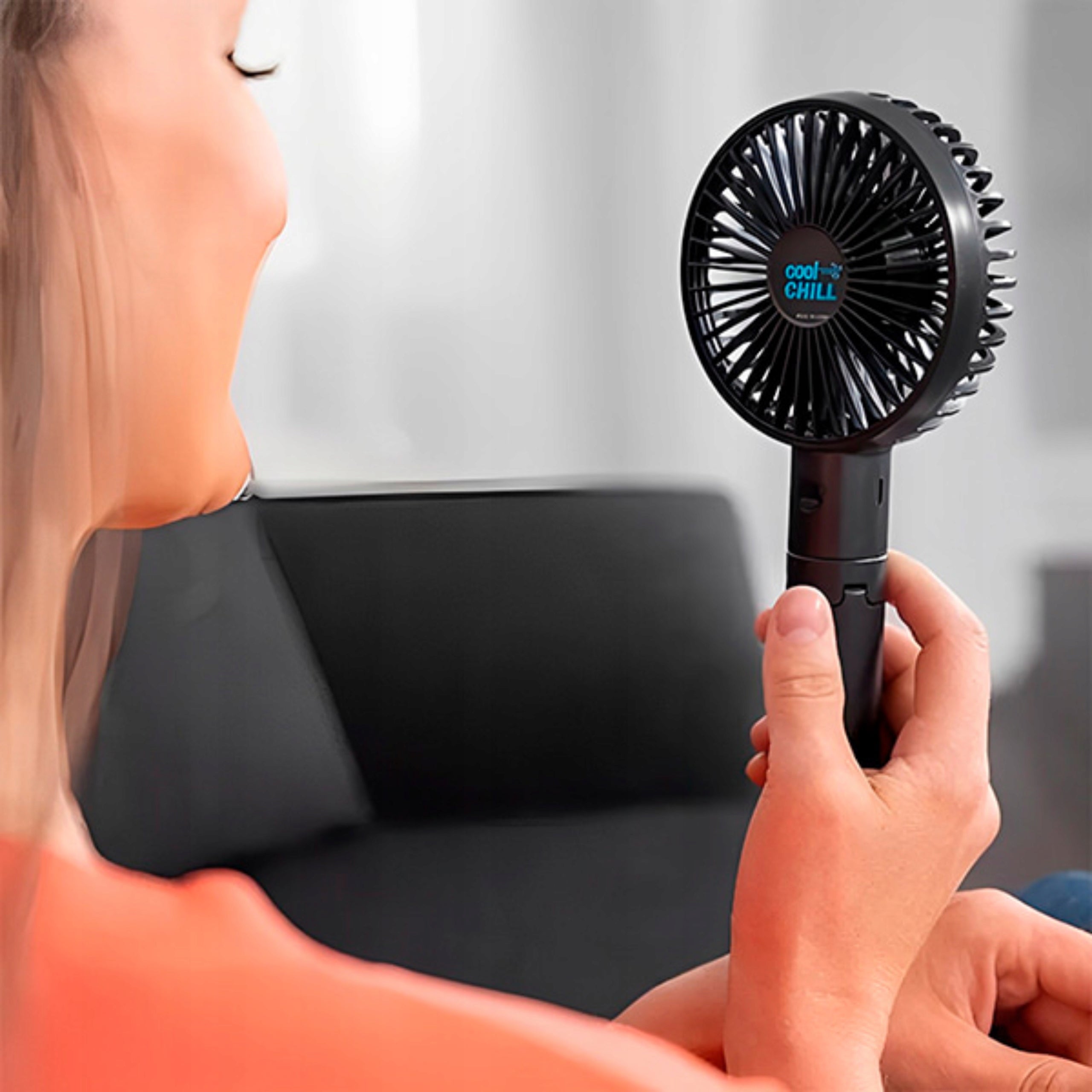 MINI Standing Fan Handheld Desk Fan Portable with Tripod Manufacturer code Mini Wentylator
