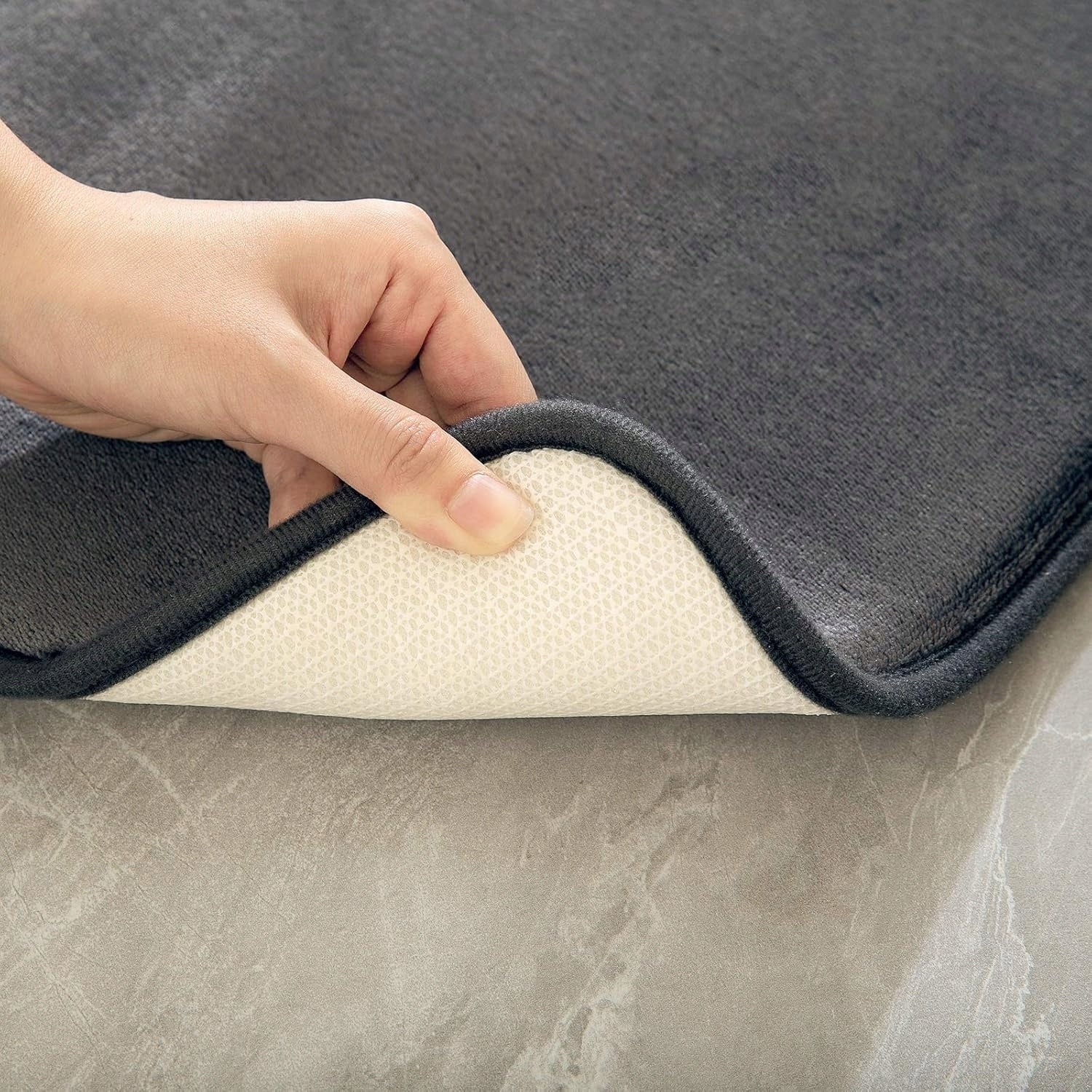 MIULEE Memory Foam Bathroom Rug, 50 x 80 cm, Black Manufacturer code 11111