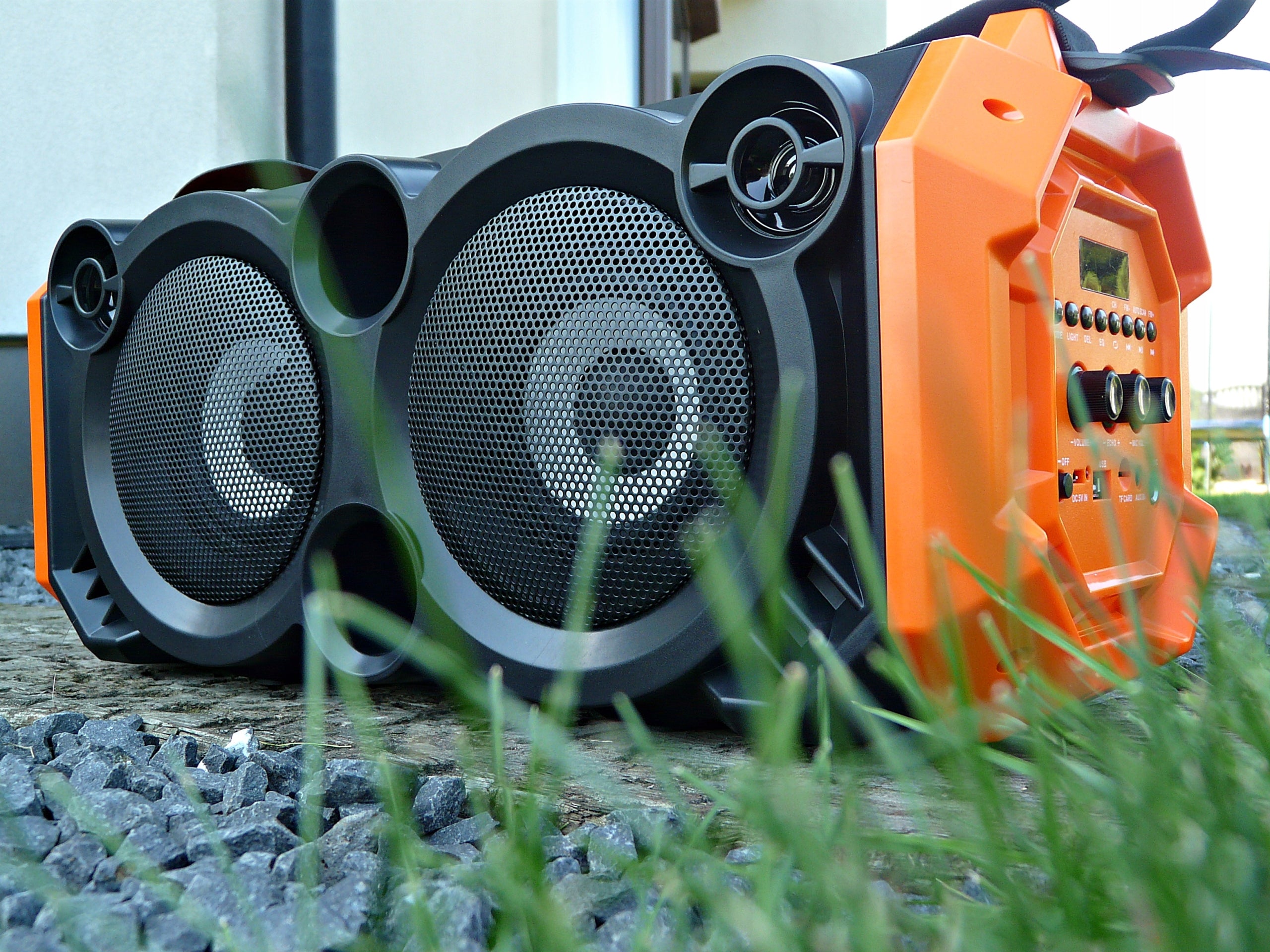MOBILE SOUND SYSTEM BOOMBOX BLUETOOTH FM Power 100 W