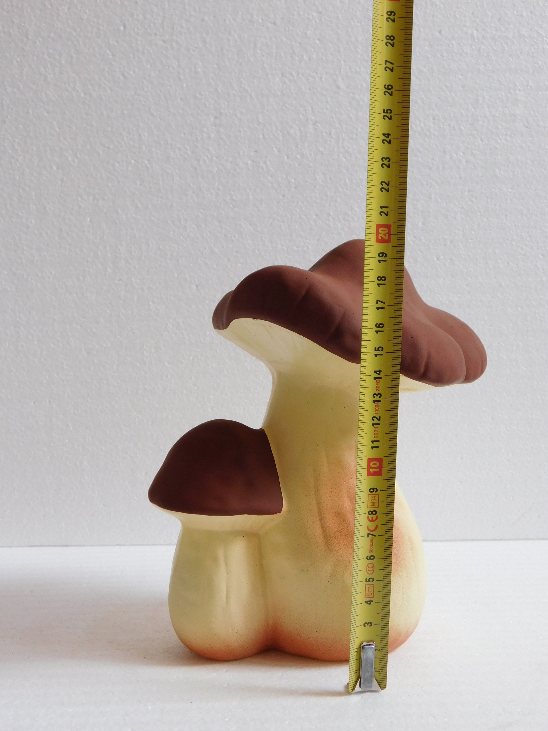 MUSHROOM GARDEN FIGURINE GARDEN ORNAMENT Manufacturer code 806
