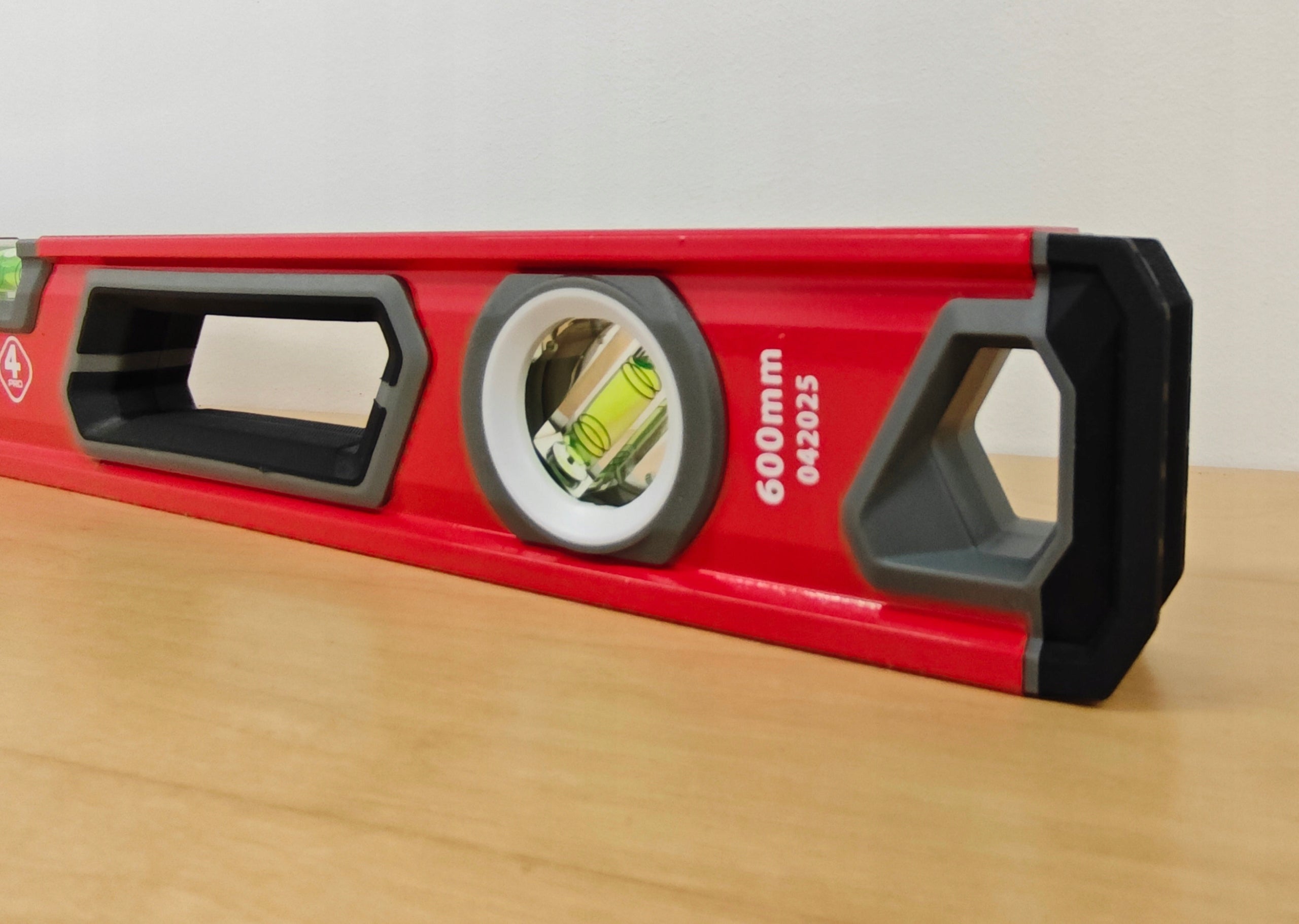 Magnetic aluminium level 4PRO 120cm 3 libelle handles Brand 4PRO