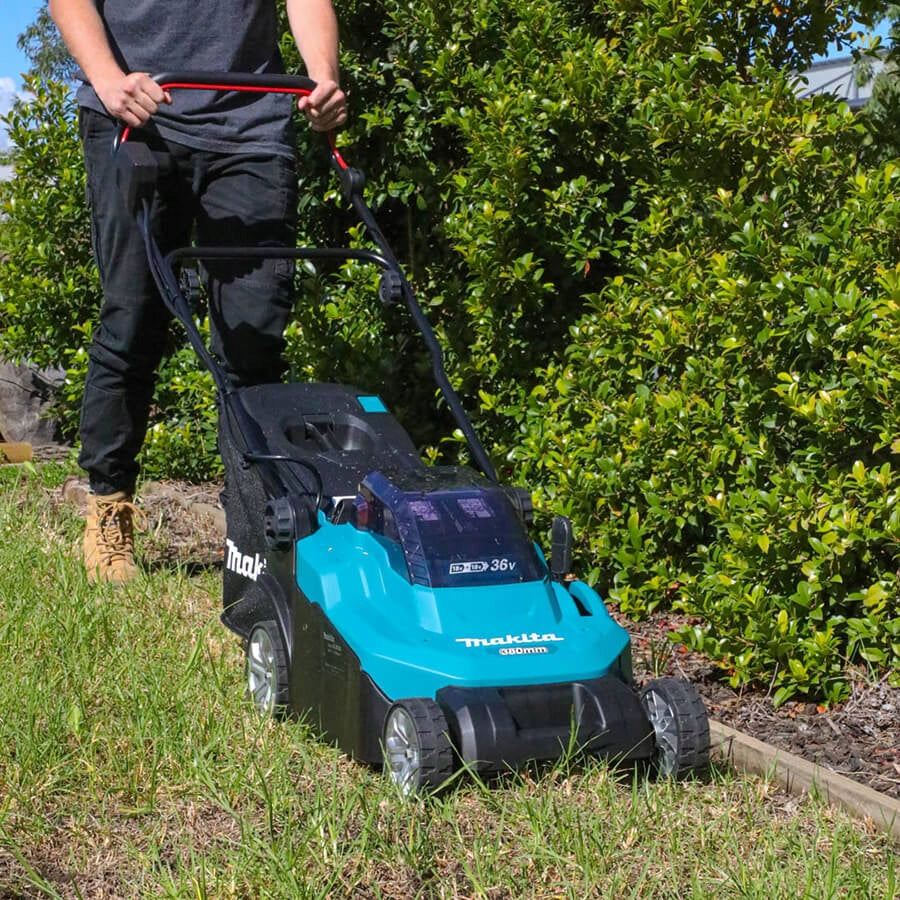 Makita DLM382PT2 aku Mower 38cm LXT 2x5,0Ah 18V DLM382 DOUBLE CHARGE Manufacturer code DLM382PT2