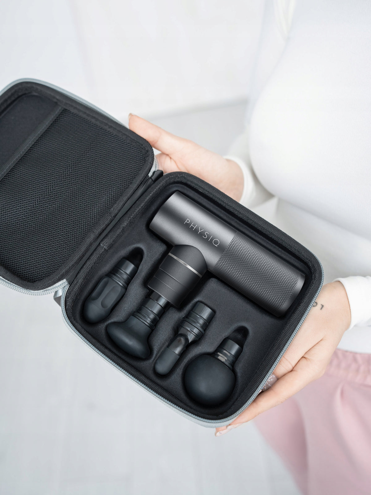 Massage Gun Massager Professional Aluminum Silent Strong 470g + Case Manufacturer code Physiq pro alpha massage gun szary ultra