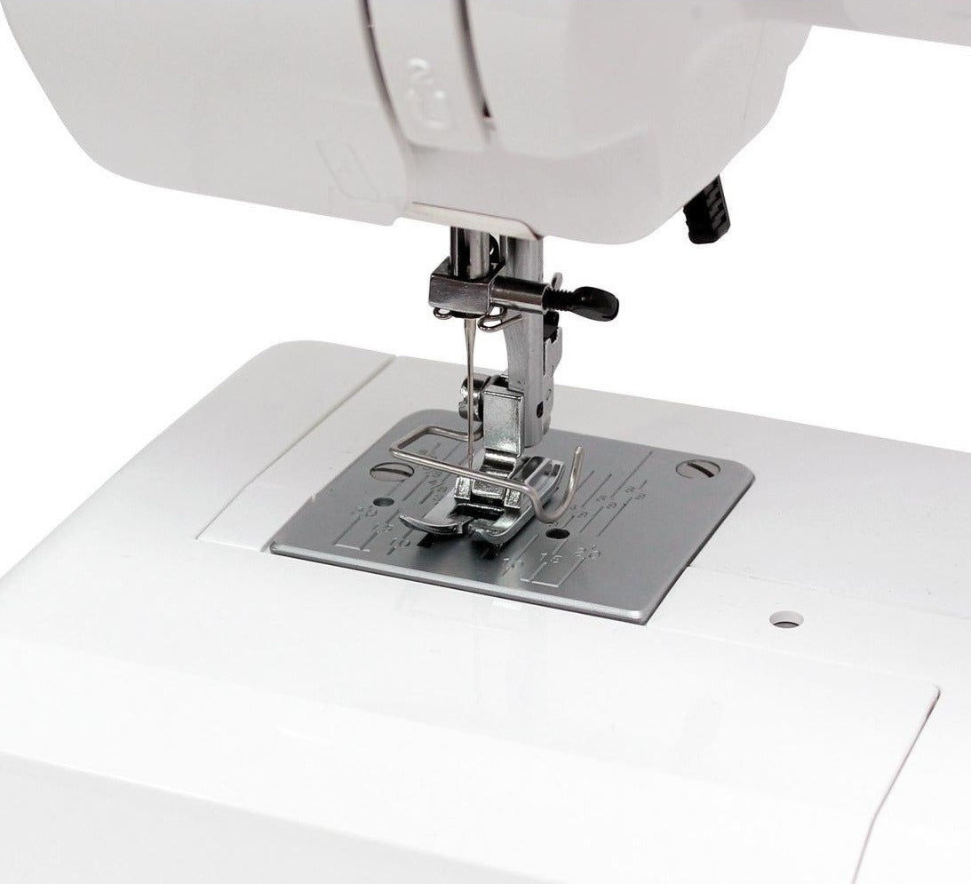 Juno von Janome J15 