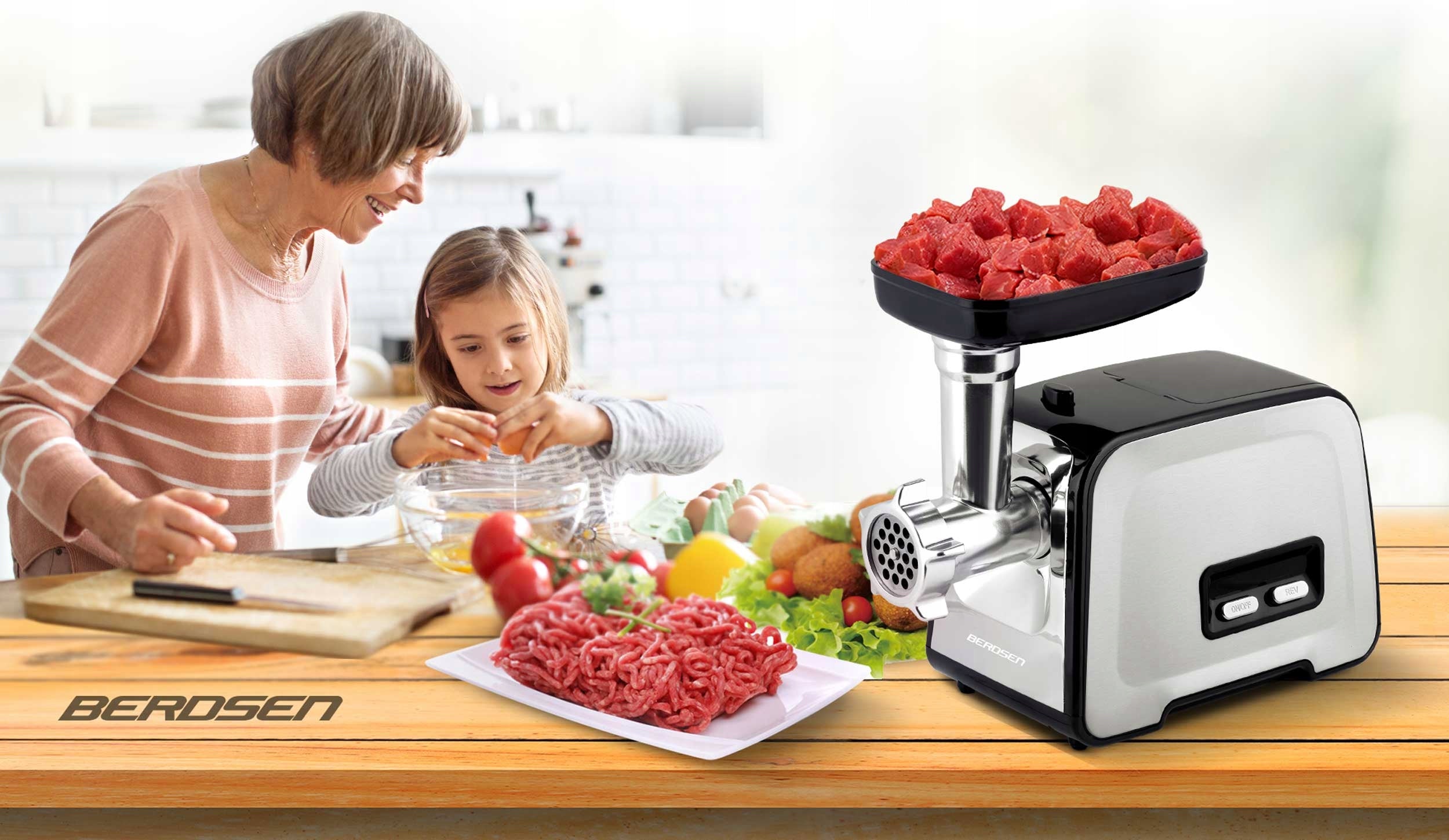 Meat grinder Berdsen 1200W Set of attachments and strainers Manufacturer code 360101