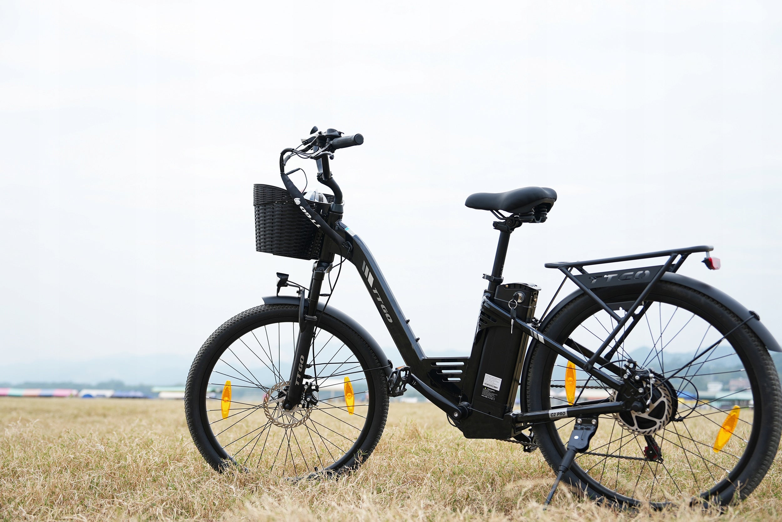 Men's/Women's E-bike TTGO C2 Pro 250W 52NM 36V 18AH 25KM/H 120KM 26"*1.95" Frame size bigger