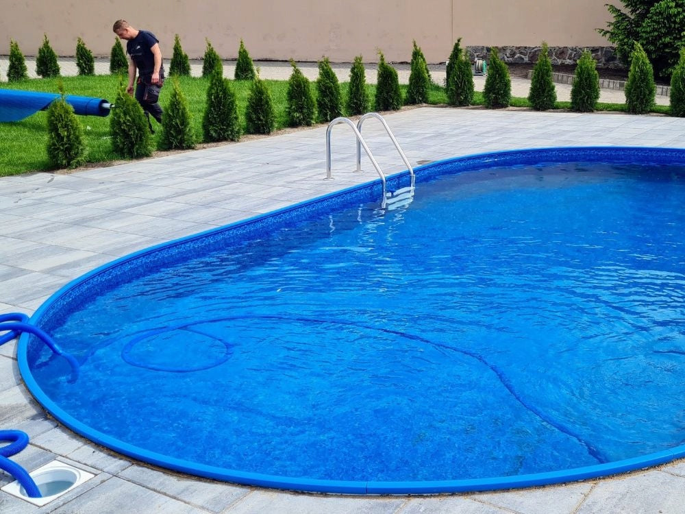 Metal pool 9x5x1,5 m professional installation, high quality accessories. Color blue
