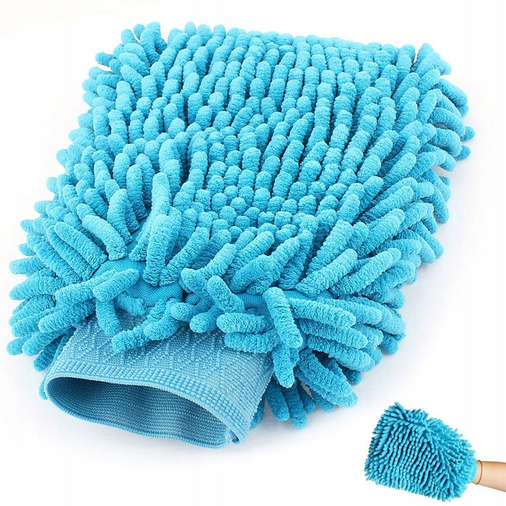 Microfiber cloth glove for cleaning the car wash the car on the hand