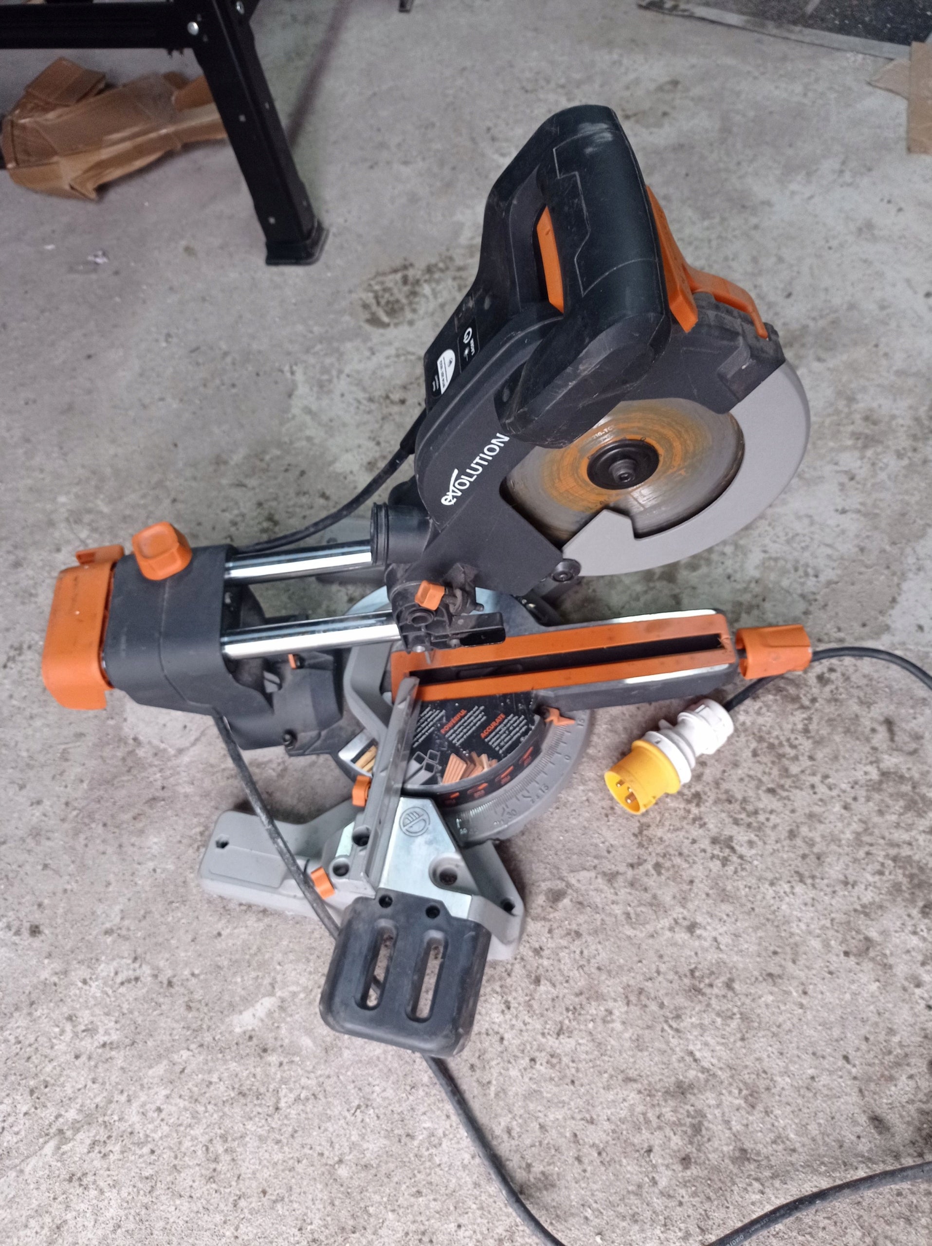 Miter saw Evolution R210SMS+ 1500W 210mm with multi-purpose disc TCT Manufacturer code 048-0003A