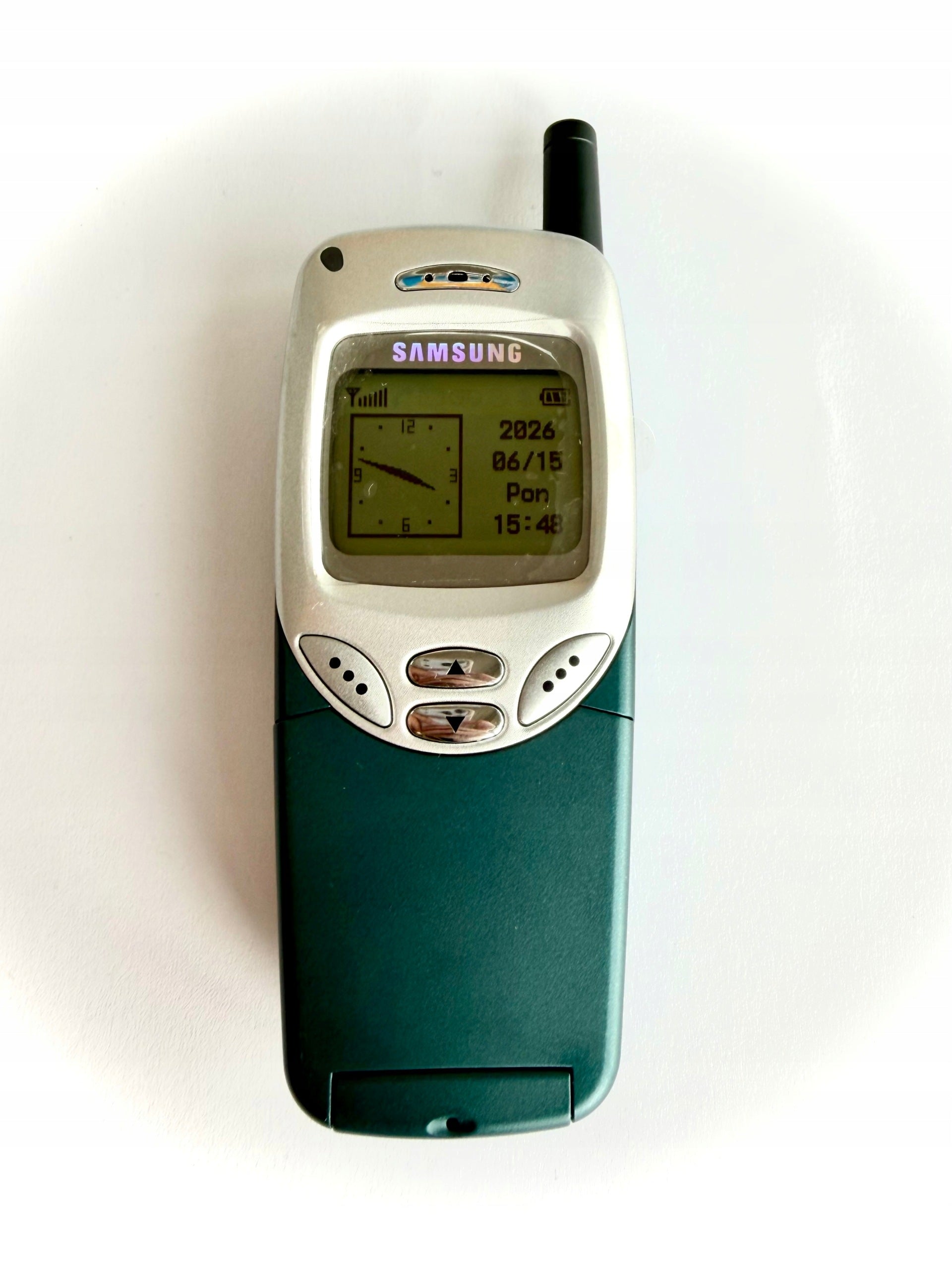 Mobile phone Samsung SGH-R200S green with Starter YES