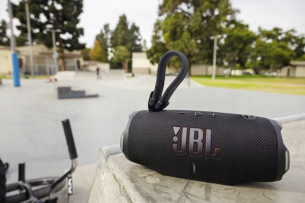 Mobile speaker JBL Charge 6 Black Manufacturer code CHARGE6 BLK