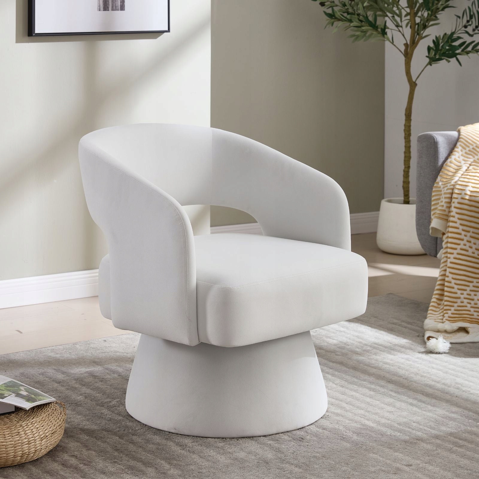 Modern and comfortable velvet armchair with round legs and open backrest Brand no brand