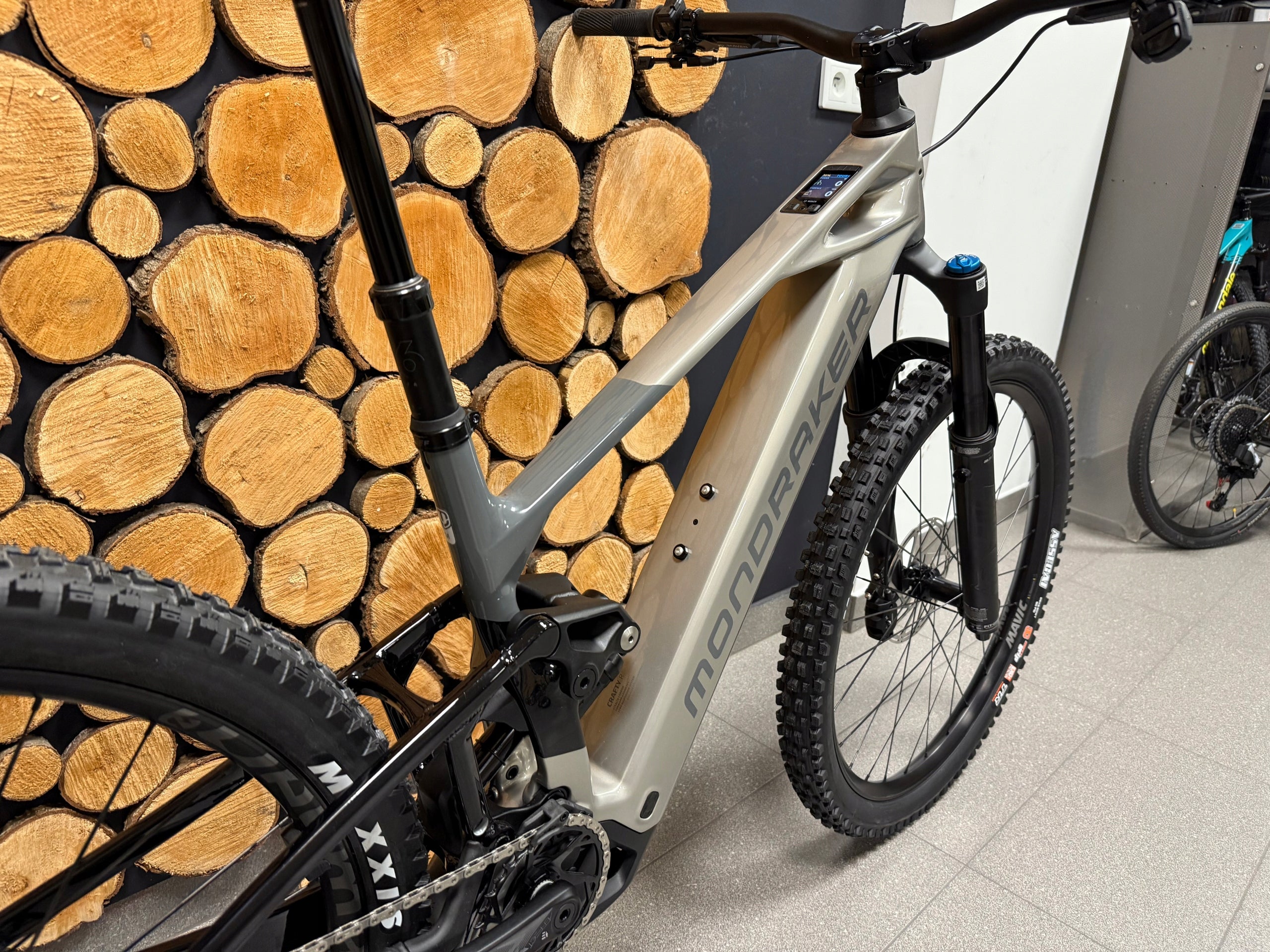 Mondraker Crafty R 2026 GOLDEN SILVER 29' Size M/L 800Wh Brand Mondraker