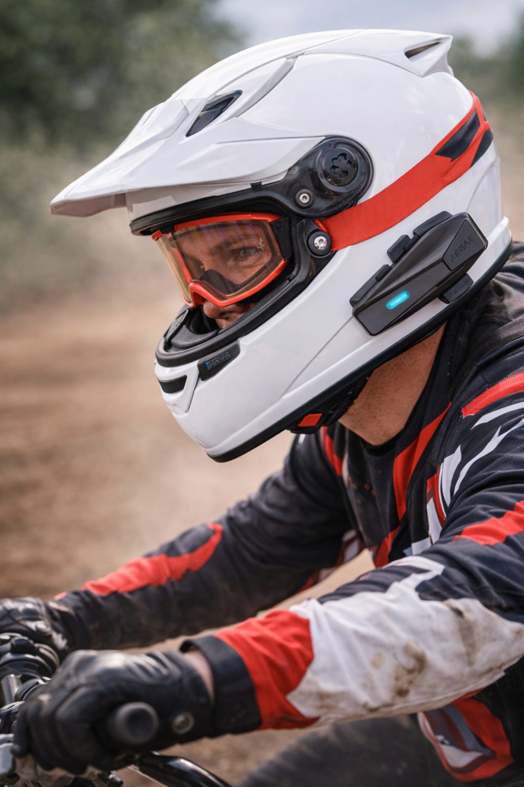 Motorcycle Intercom Mesh Bluetooth 5.4 for helmet 8 people ANC 160km/h to 8km Manufacturer's catalog number FARROT ASMAX S2