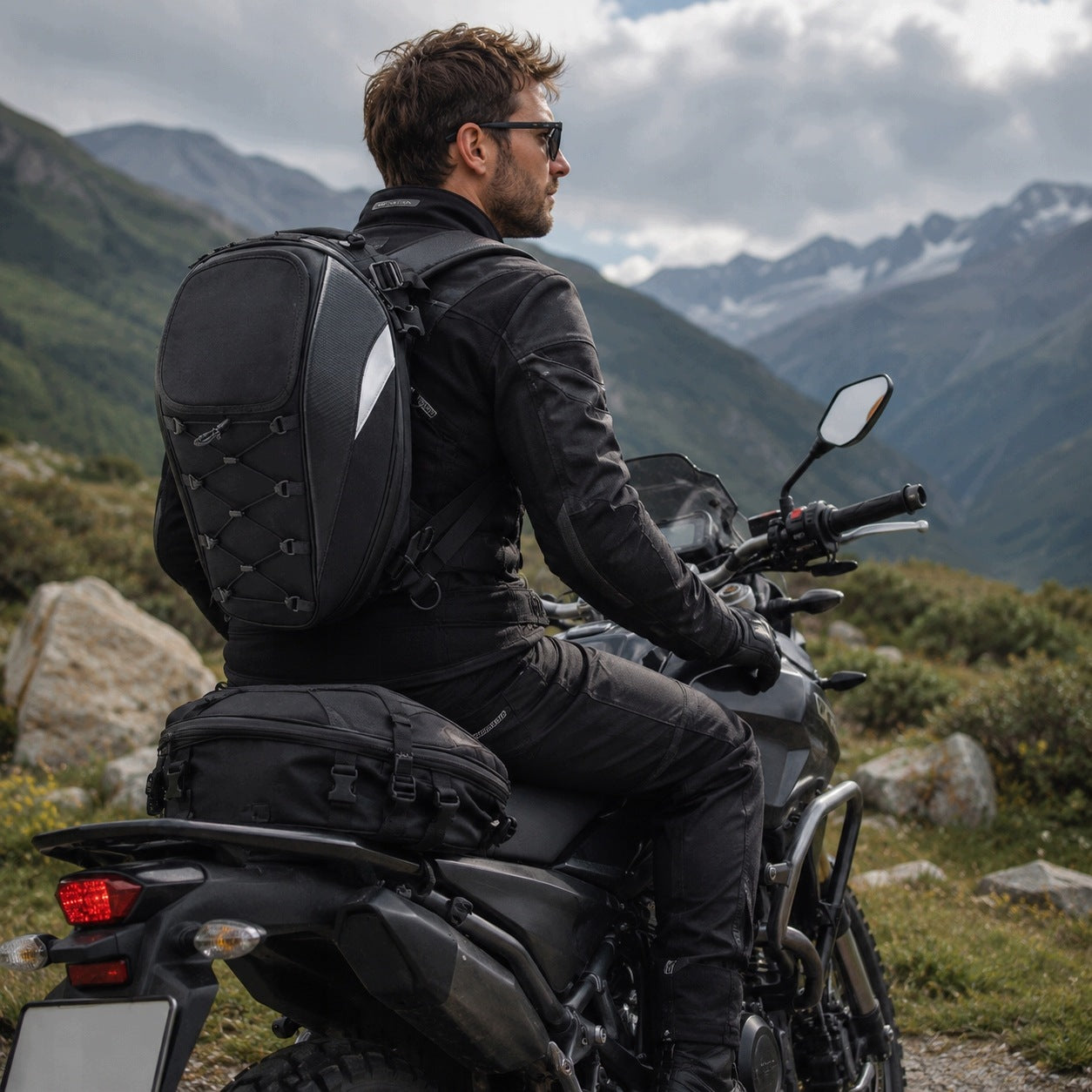 Motorcycle backpack pouch waterproof bag 2in1 37l Manufacturer Motocentric