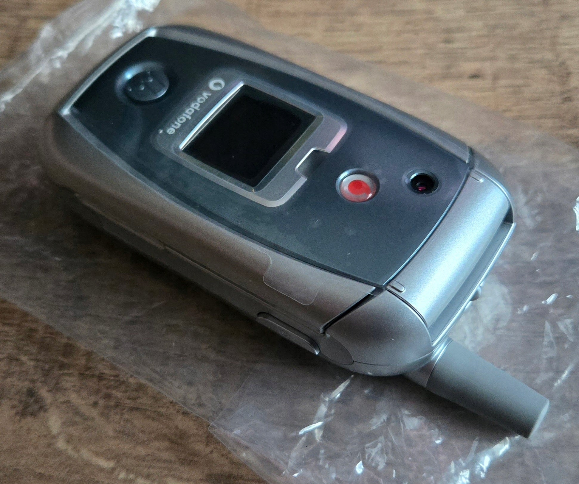 Motorola V980 Set! NEW! MEGA UNIQUE! For the Collector! Without Lock! Headphones included yes