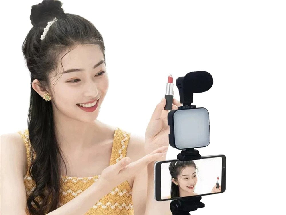 Movie recording kit with microphone and tripod Packaging status original