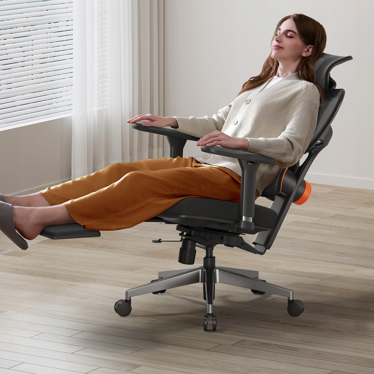 Multifunctional Recreation and Office Chair Newtral NT002B 2D Headrest Packaging status original