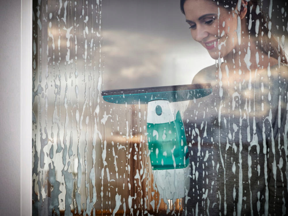 Fenstersauger Dry&amp;Clean mit Gläserspüler und 43 cm langem Stiel von Leifheit 