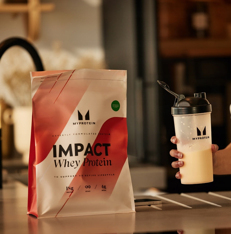 Myprotein Impact Whey Protein Flavoured 1.000kg Strawberry Expiration date at least 1 year from the date of purchase
