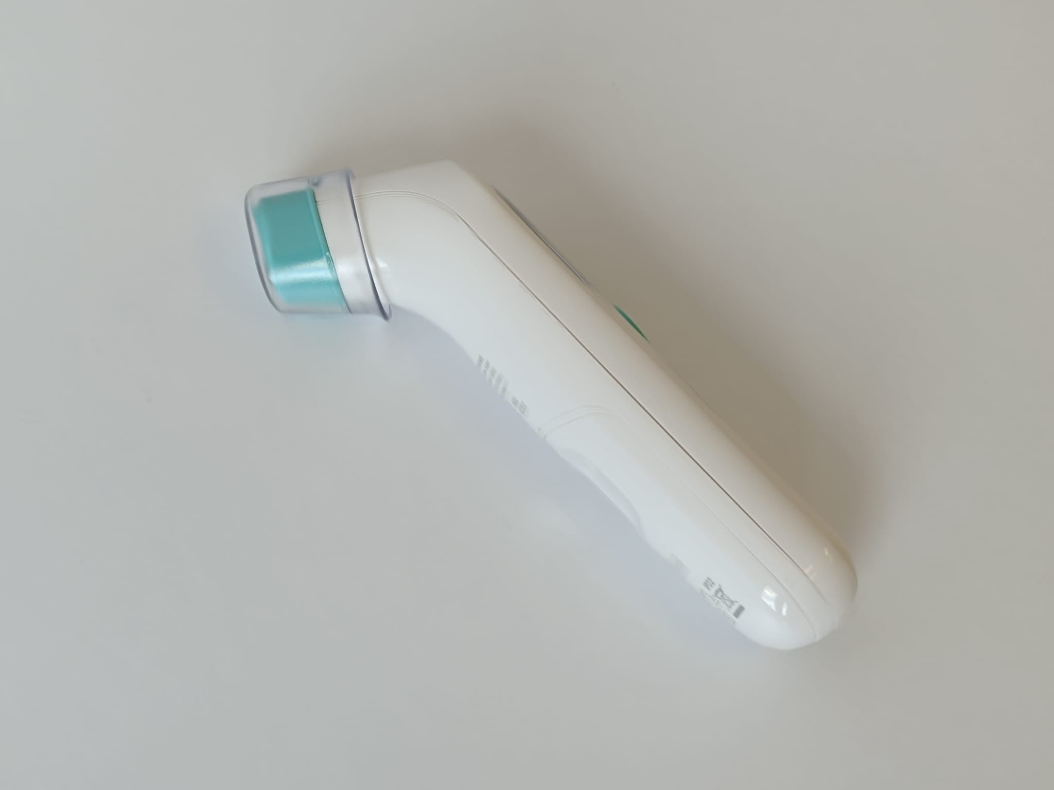 N333 Front thermometer Braun TempleSwipe BST200 white with display Brand Braun