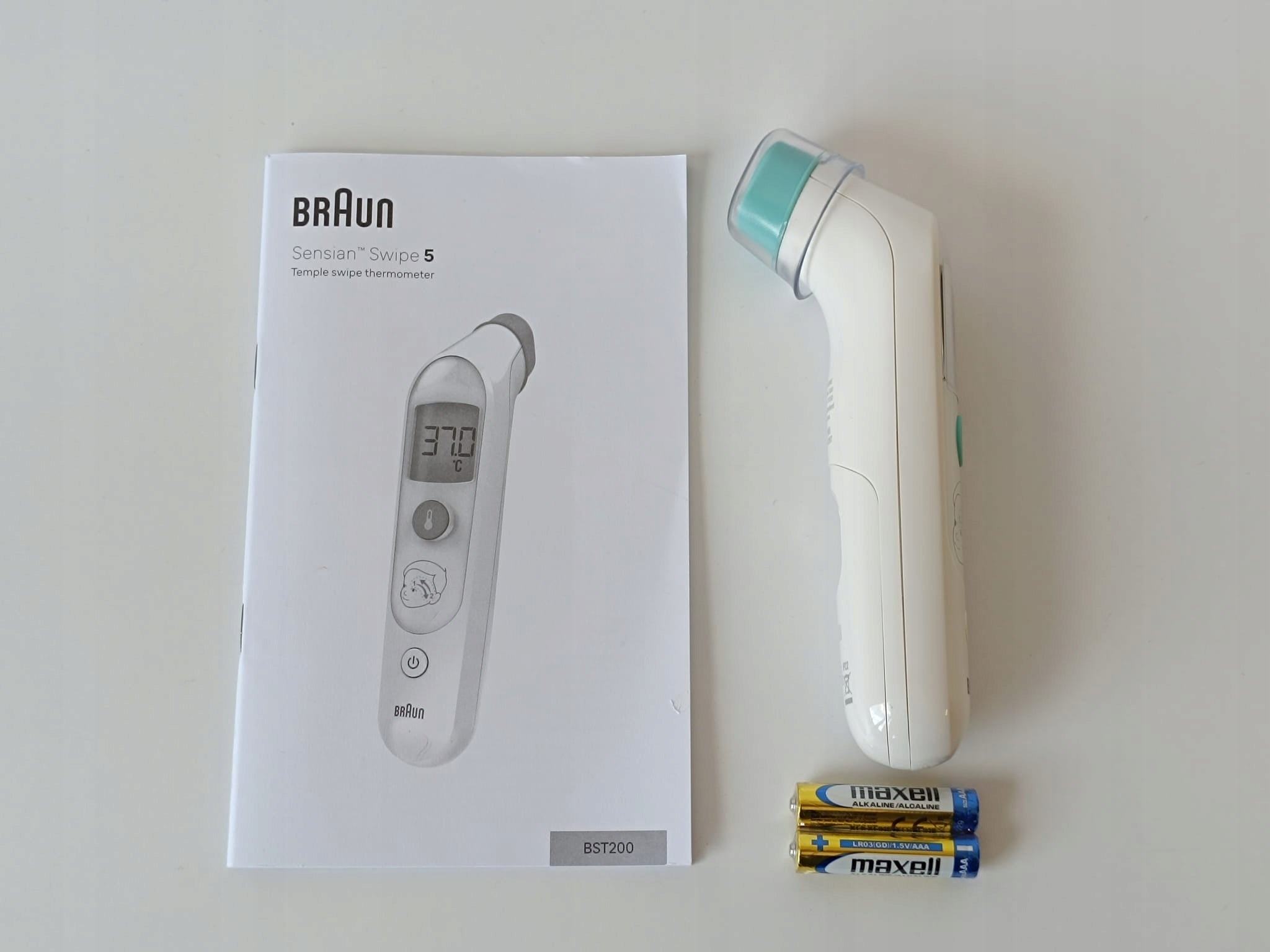N333 Front thermometer Braun TempleSwipe BST200 white with display Medical device no