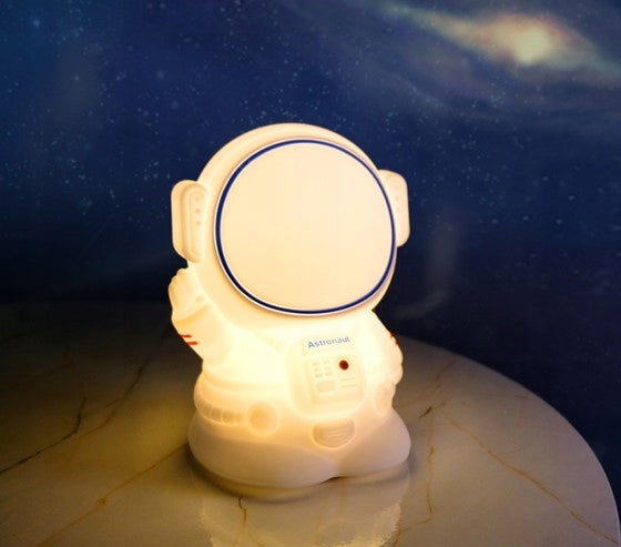 NIGHT LIGHT FOR CHILDREN ASTRONAUT LED 9 COLORS WHITE COSMONAUT Packaging status original