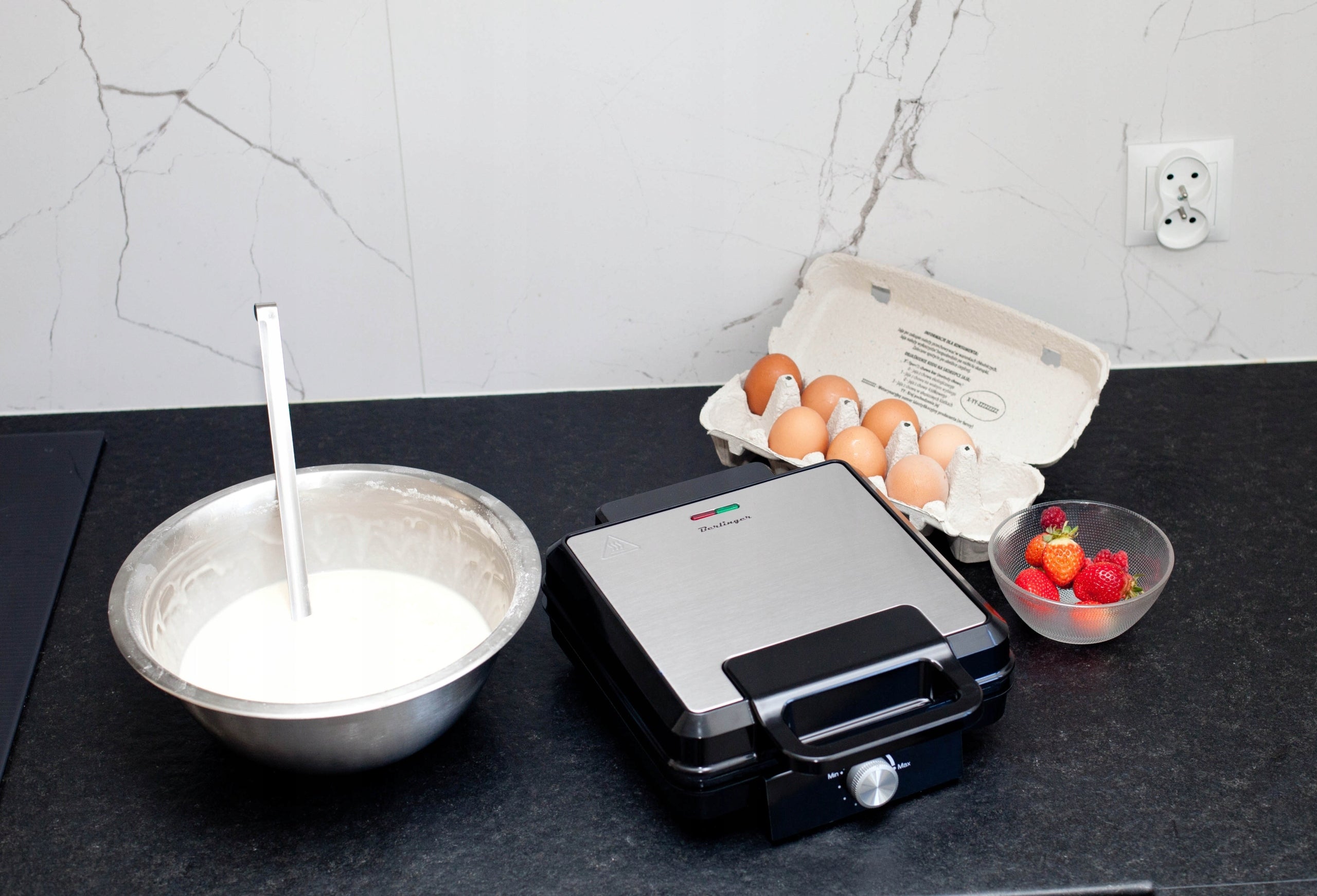 NONSTICK WAFFLE MAKER XXL 4 PERFECT WAFFLES ADJUSTABLE TEMP STRONG 2300W Power rating 1500 W