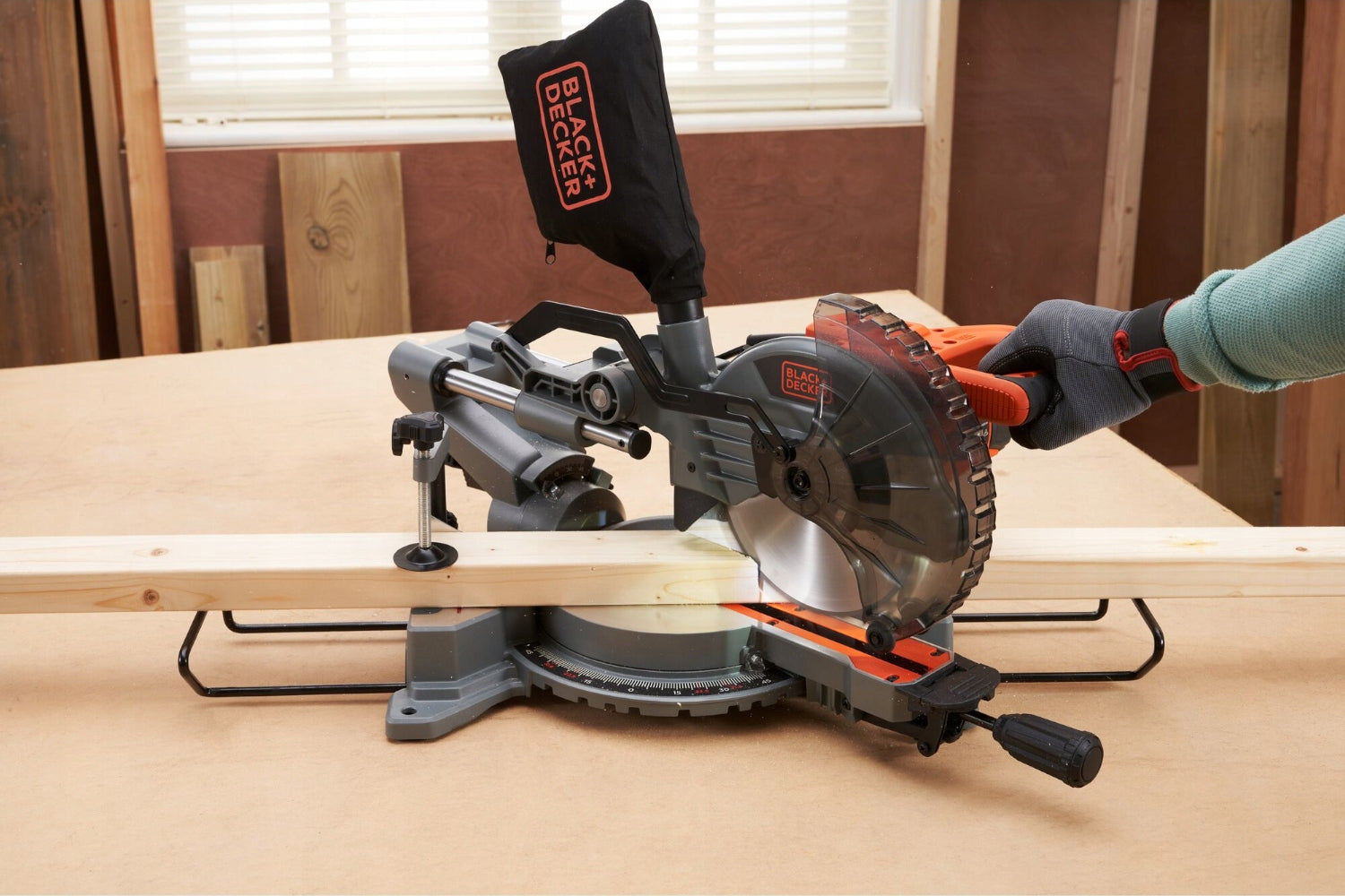 Network Beveler 1500W Disc 216mm Bevel Saw Black Decker BES701 Maximum power 1500 W