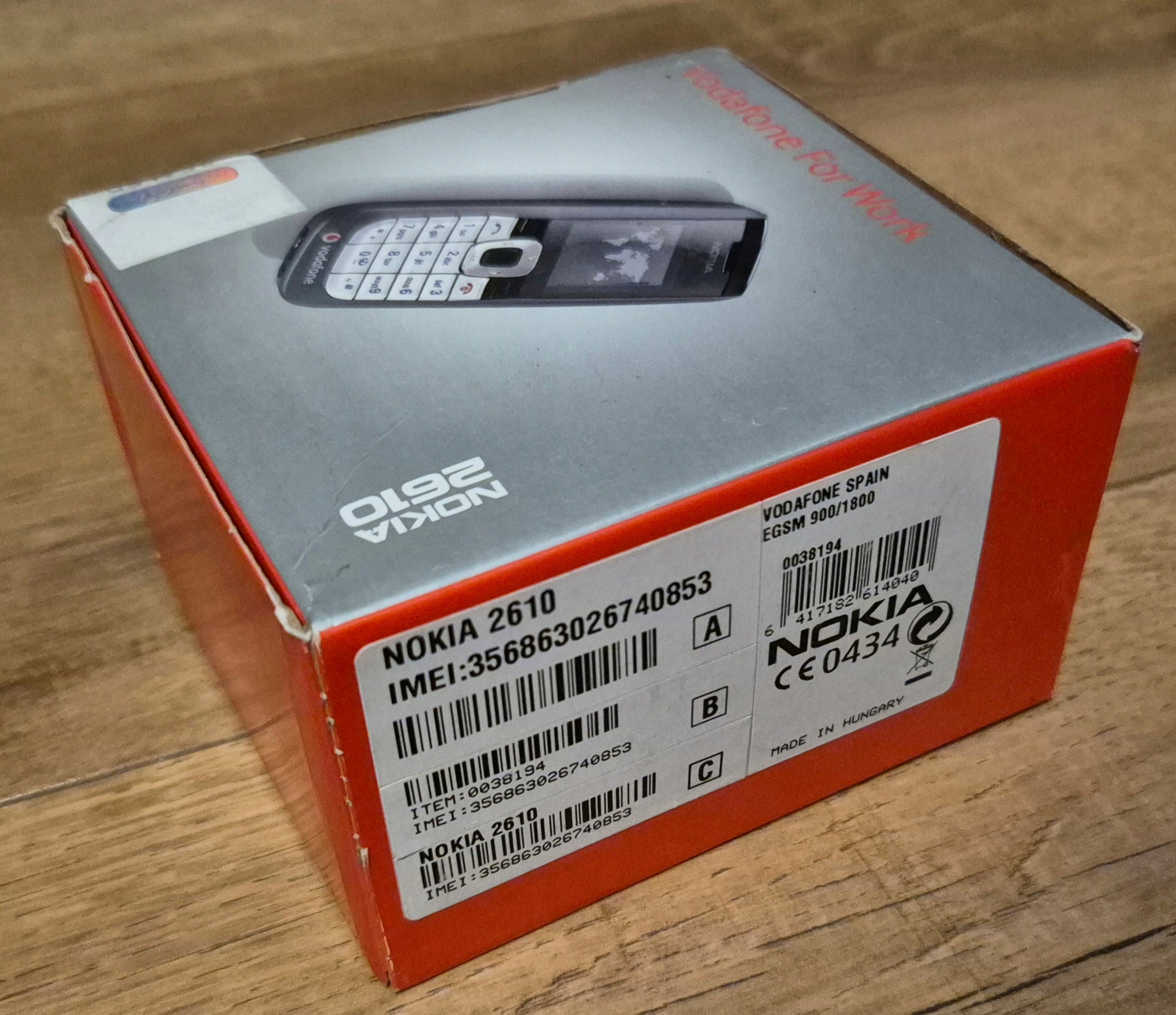 Nokia 2610 Black Brand NEW! Seal! UNIQUE! For the Collector! Headphones included no