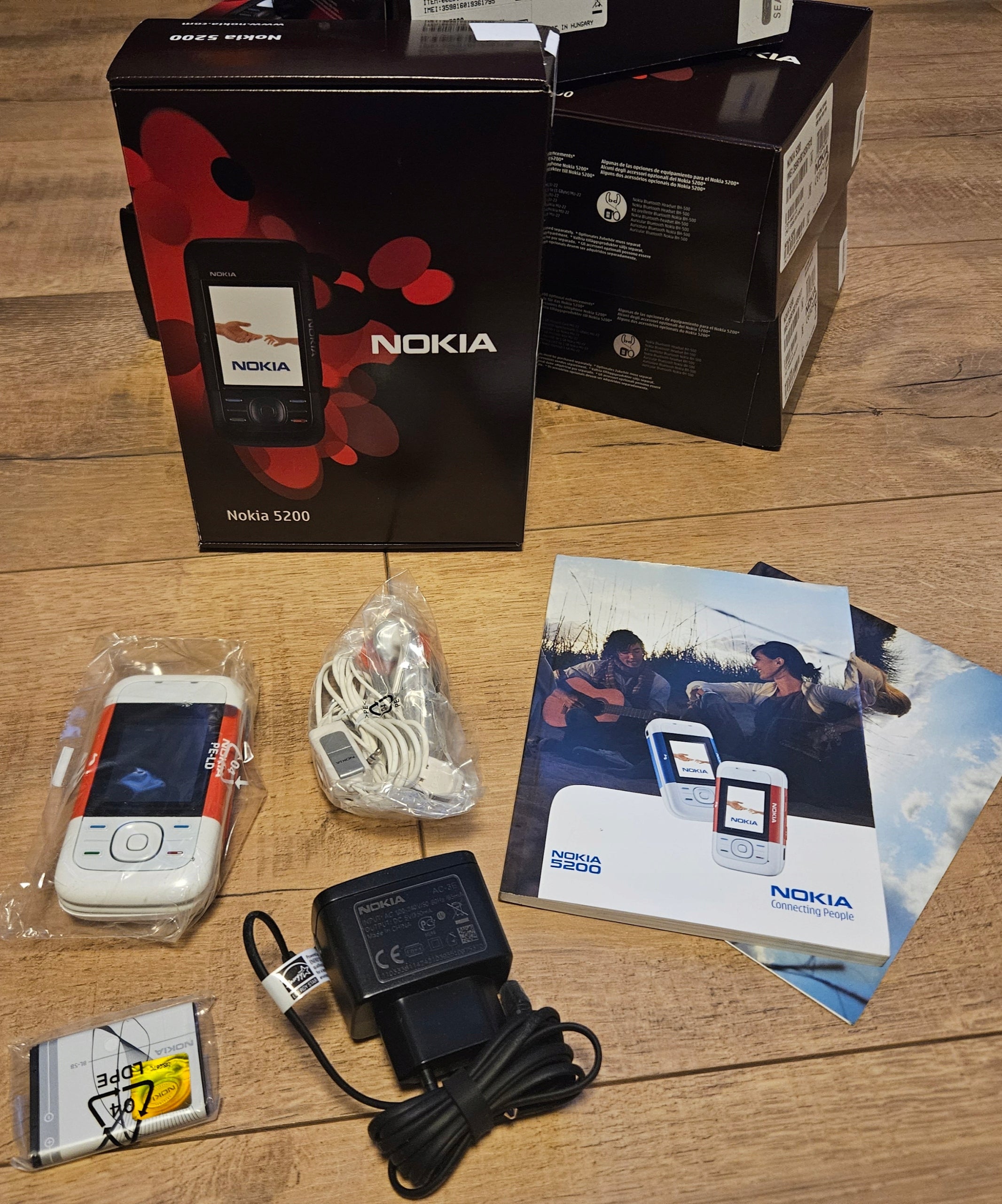 Nokia 5200 White/Red NEW! Sets! UNIQUE! Without Lock!