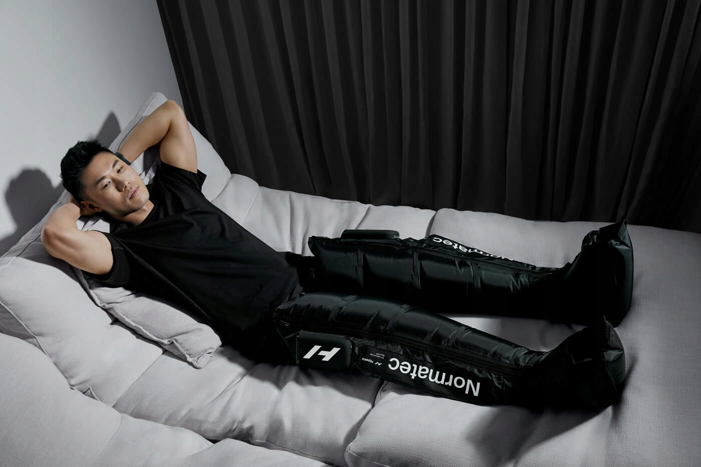Normatec Premier standard system for muscle recovery and leg massage Packaging status original