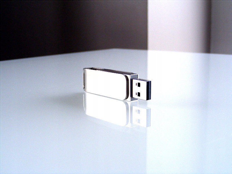 Nowy Pendrive Silver Metal 2TB 2000 GB (USB i USB-C) Color gray