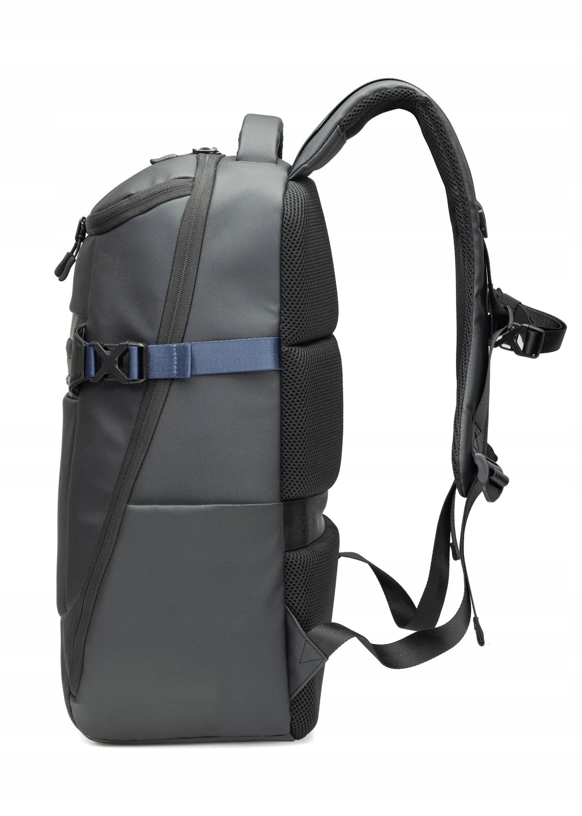 OCHNIK Black travel backpack for men TORMN-0392-9J(W26) Gender man