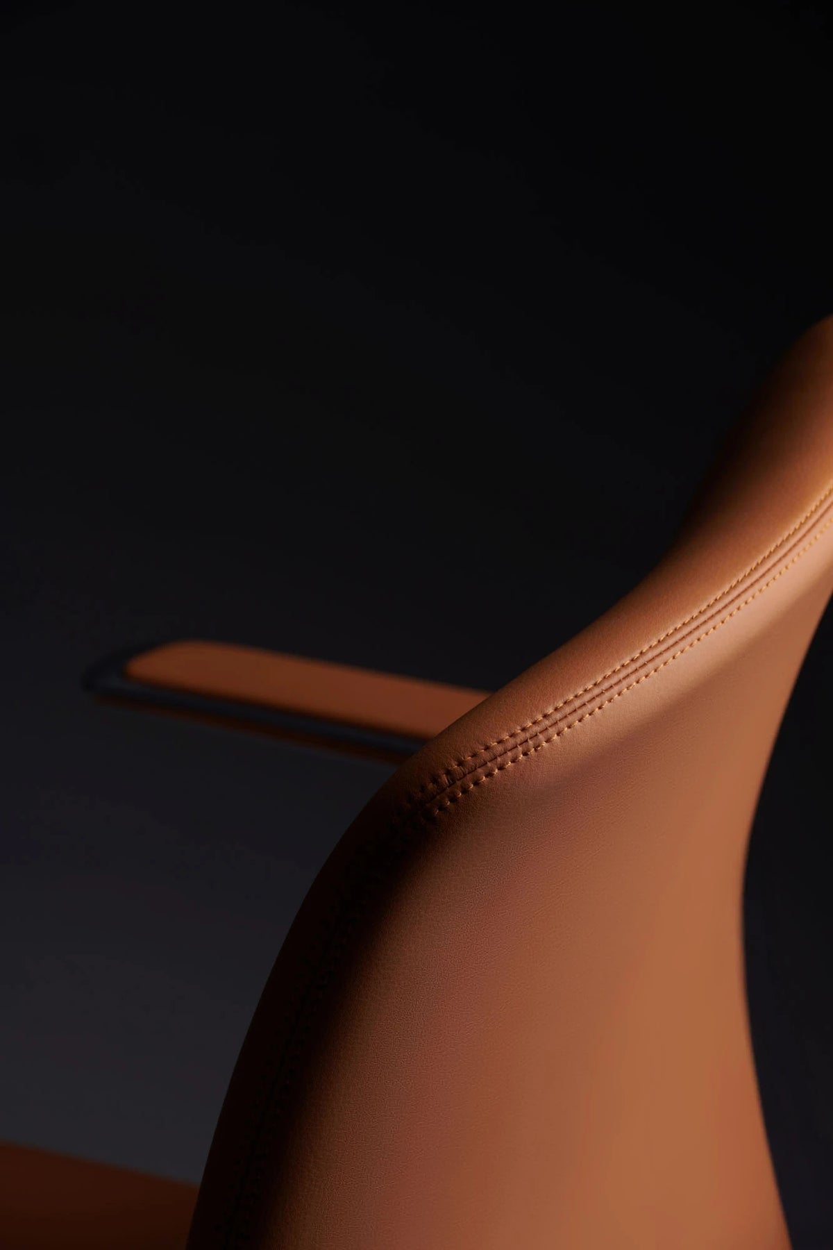 OFFICE SWIVEL CHAIR LUXO LIGHT BROWN LEATHER CHAIR FOR OFFICE Manufacturer code LX 10BNX-915
