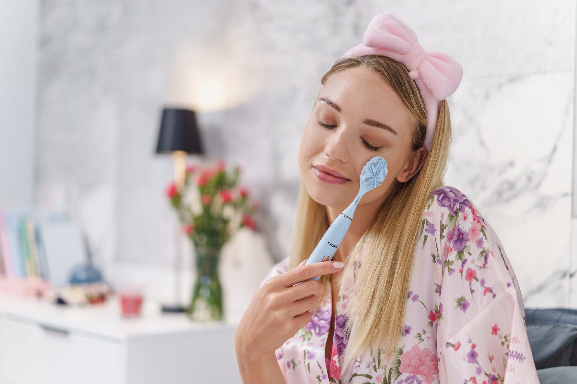 OMEO +365 Teeth&Face Pink Sonic electric toothbrush Manufacturer code 5904305404097