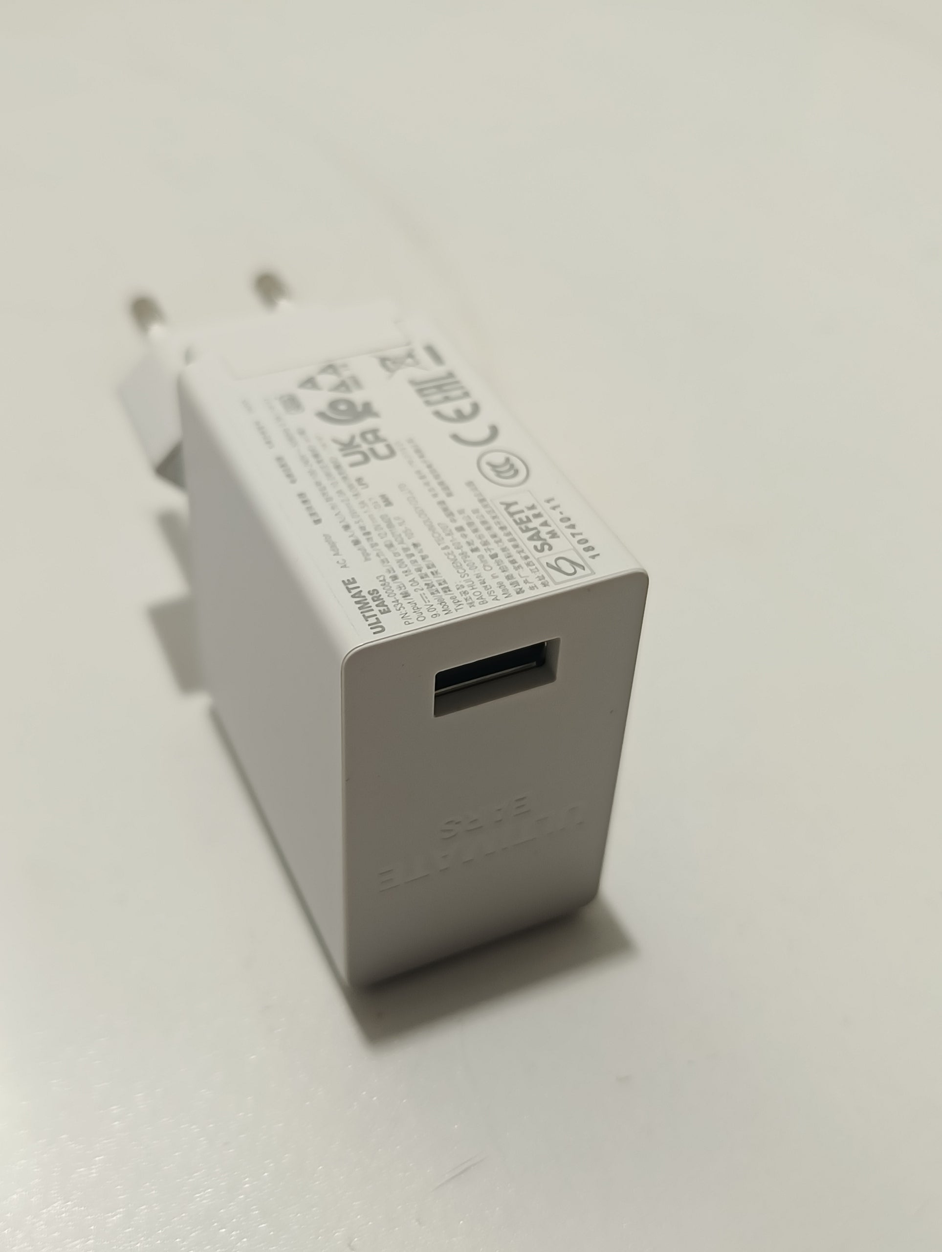ORIGINAL CHARGER MEGABOOM SPEAKER POWER SUPPLY ULTIMATE EARS 105-1LF 5V 2A