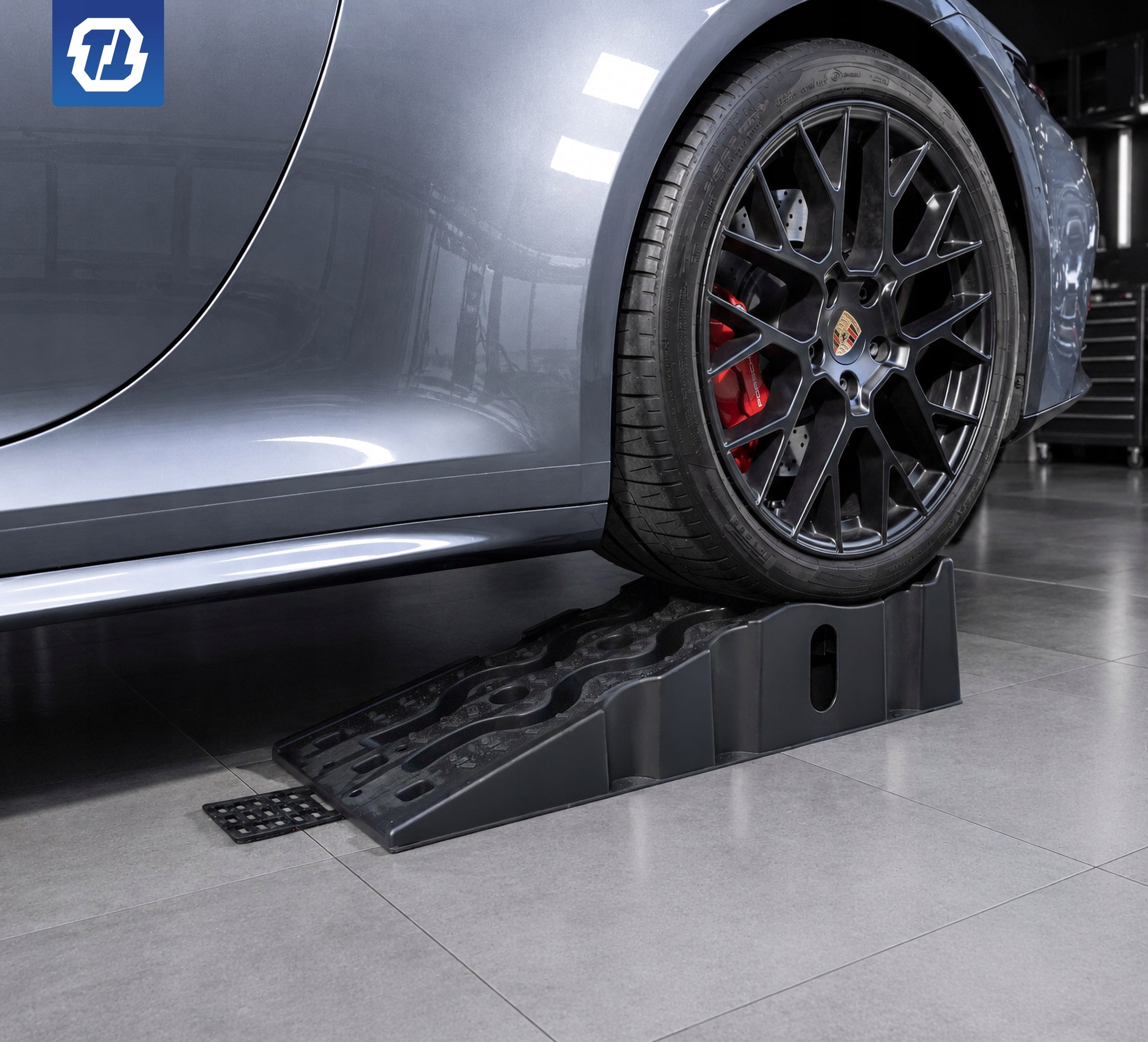 OVERRUN CAR RAMP 8 TONS 2 PCS HIGH DRIVEWAYS STACALABLE Brand TECHTOOL